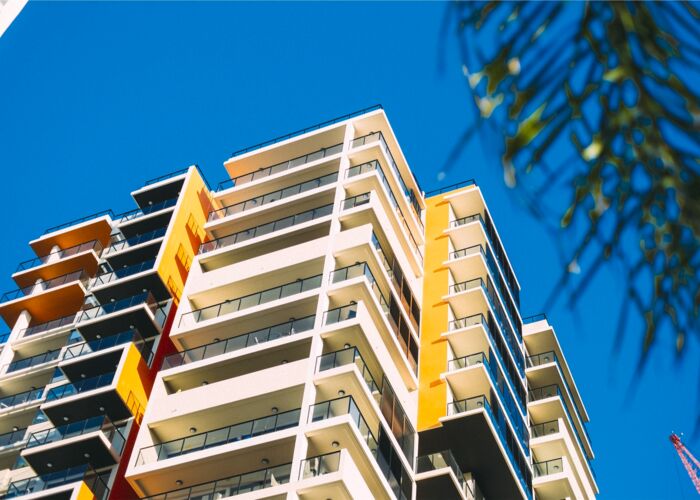 Bauen: Tiefststand bei Baugenehmigungen, Stornierungen im Wohnungsbau