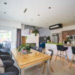 Modernes Einfamilienhaus mit Einliegerwohnung in Parkstetten - Wohnküche