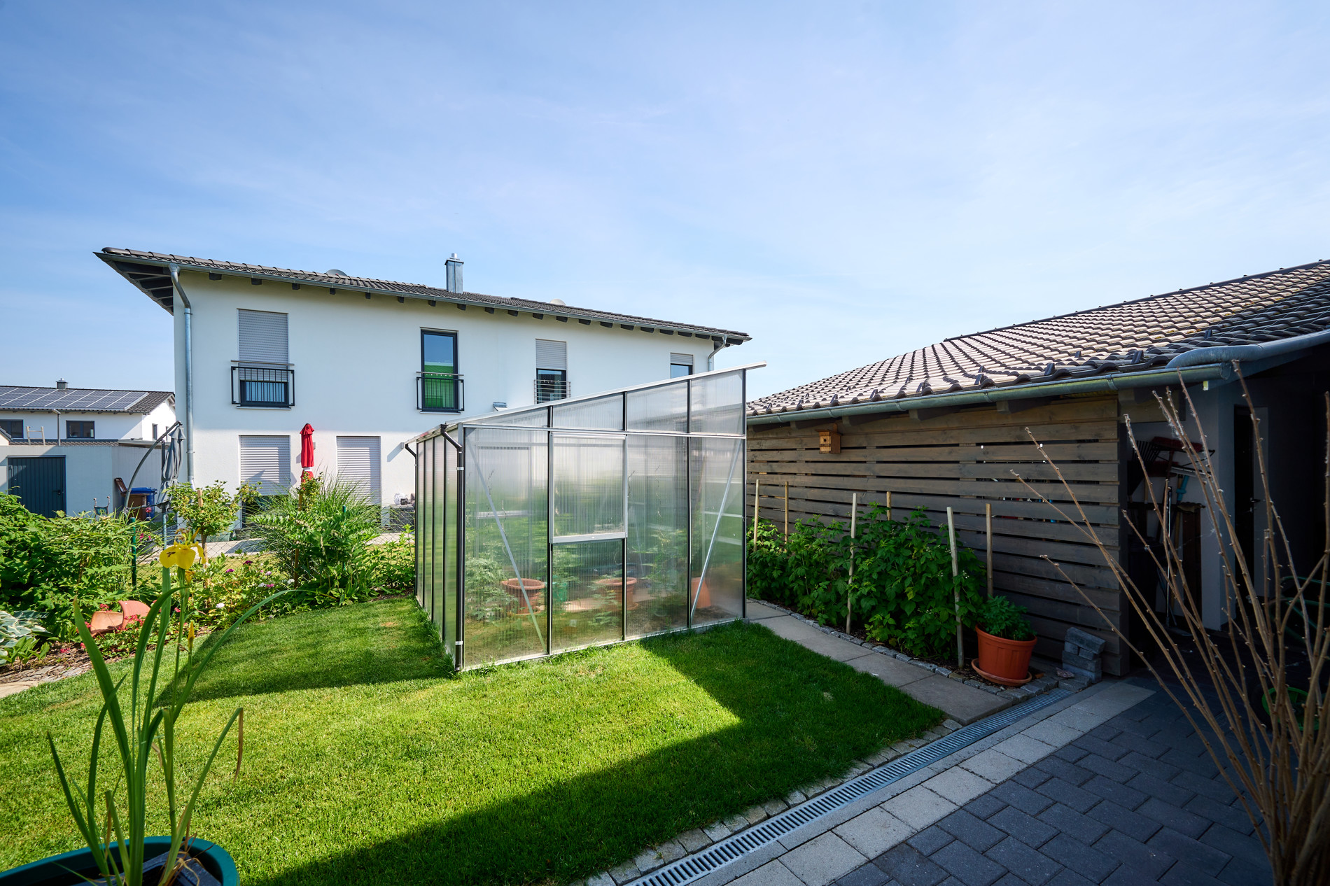 Modernes Einfamilienhaus mit Einliegerwohnung in Parkstetten - Garten